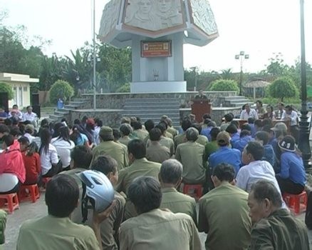 Upacara peringatan ult ke-40 Pembebasan total Vietnam Selatan, penyatuan Tanah Air di propinsi Tien  - ảnh 1