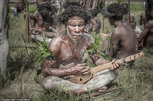 Suku-suku Indonesia di daerah dataran tinggi Papua, Indonesia - ảnh 11