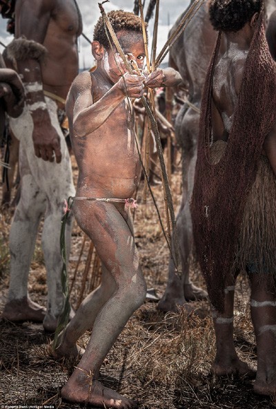 Suku-suku Indonesia di daerah dataran tinggi Papua, Indonesia - ảnh 12