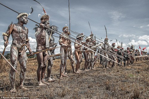 Suku-suku Indonesia di daerah dataran tinggi Papua, Indonesia - ảnh 2