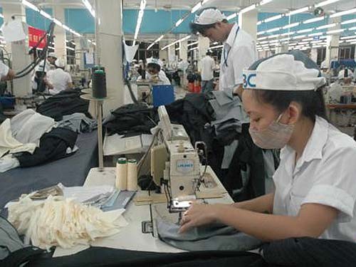 Ban-badan usaha kota Ho Chi Minh mempromosikan  investasi ke Federasi Rusia - ảnh 1