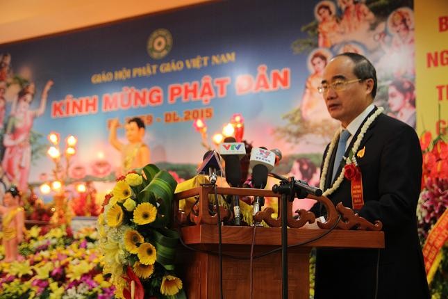 Ketua Pengurus Besar Front Tanah Air Vietnam mengucapkan selamat kepada para kemuka agama dan umat Buddhis Mazhab Hoa Hao - ảnh 1