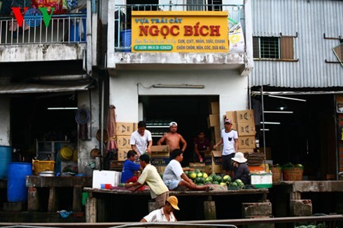 Pasar terapung Cai Be -  destinasi  wisata di Kawasan Nam Bo Barat - ảnh 38