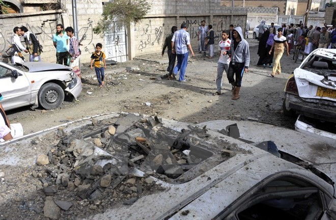Yaman: Pasukan koalisi memperkuat serangan udara pada target Houthi - ảnh 1