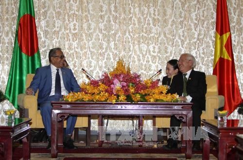 Pemimpin kota Ho Chi Minh menerima Presiden Bangladesh Abdul Hamid - ảnh 1