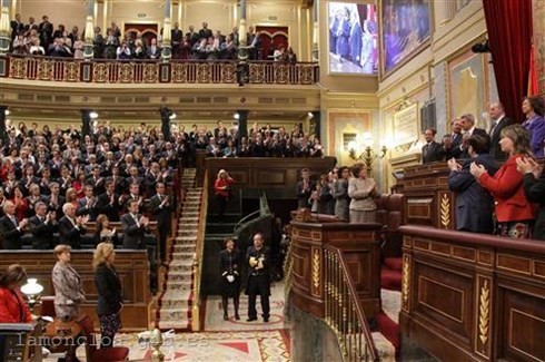 Parlemen Spanyol mendukung talangan ke-3 kepada Yunani. - ảnh 1