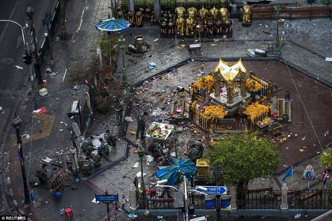 Thailand mengeluarkan perintah menangkap tersangka pertama dalam serangan bom - ảnh 1