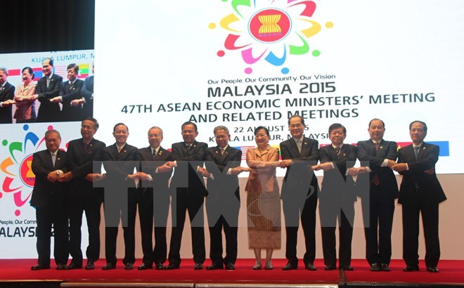 Memperkuat konektivitas ekonomi antara ASEAN dengan para mitra dialog - ảnh 1