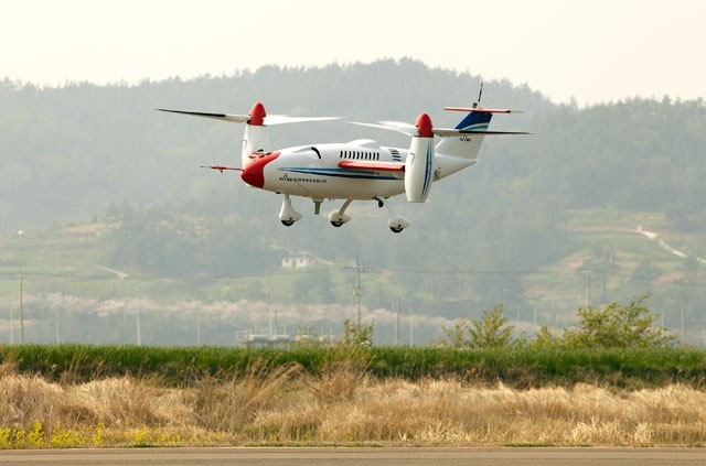 Republik Korea menggelarkan  benda terbang tanpa pilot (UAV) untuk mengawasi RDR Korea - ảnh 1