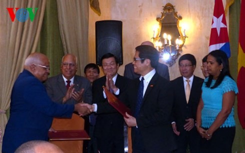 Presiden Truong Tan Sang mengakhiri dengan baik kunjungan resmi di Kuba - ảnh 1