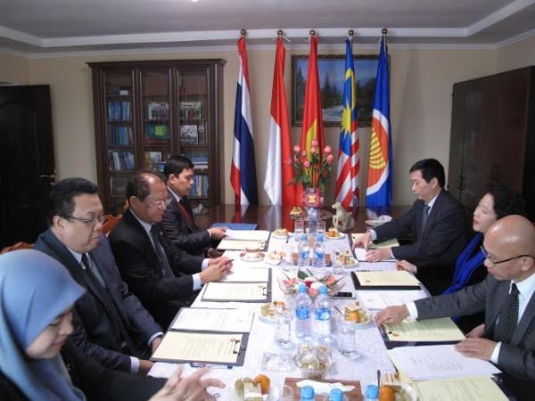 Duta Besar Vietnam memimpin sidang Komite ASEAN di Astana - ảnh 1