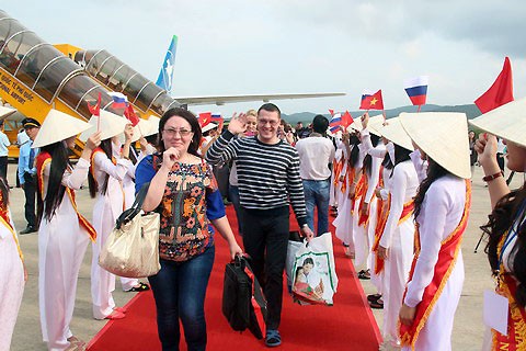 Vietnam menyambut kedatangan lebih dari 4,7 juta wisatawan mancanegara selama 6 bulan awal tahun ini - ảnh 1