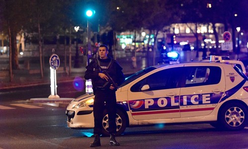 IS menyebarkan video tentang para pelaku serangan terhadap gereja di Perancis - ảnh 1