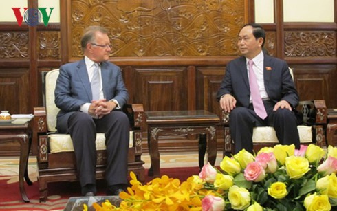 Presiden Tran Dai Quang menerima Profesor John A. Quaelch - ảnh 1