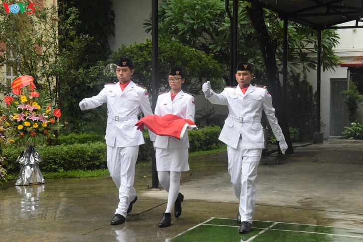 Memperingati  ultah  ke-71 Hari Kemerdekaan Republik Indonesia  - ảnh 6