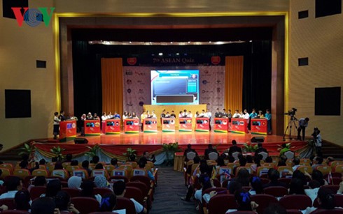 Laos  meraih hadiah pertama ASEAN QUIZ ke-7 - ảnh 1