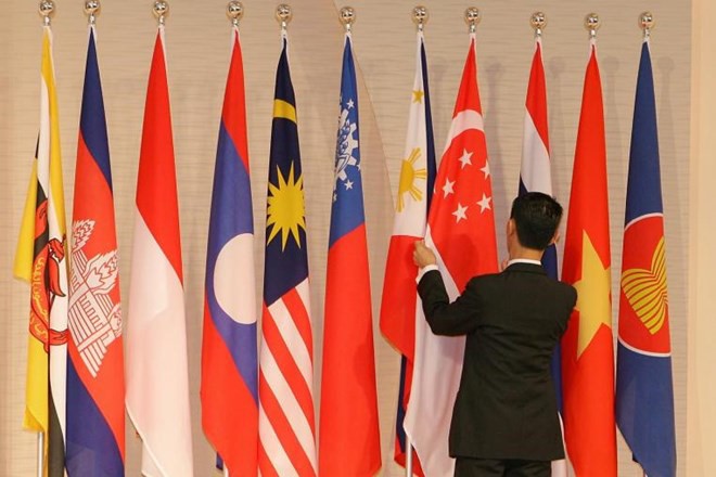 Laos mengumumkan isi-isi yang dibahas pada Konferensi Tingkat Tinggi ASEAN 28-29 - ảnh 1