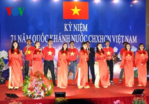 Aktivitas memperingati Hari Nasional Vietnam di luar negeri - ảnh 1