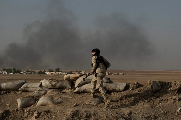 Pasukan Koalisi internasional anti IS berencana melakukan serangan terhadap Raqqa - ảnh 1