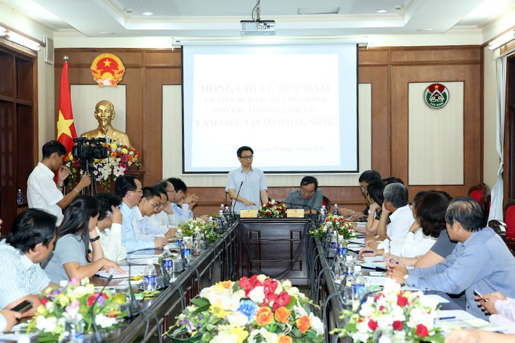 Deputi PM Vu Duc Dam melakukan kunjungan kerja di propinsi Dak Nong - ảnh 1
