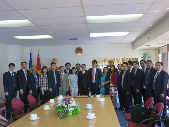 Rombongan Komisi  Keuangan-Anggara Keuangan MN melakukan kunjungan kerja kepada Kedubes Vietnam di Selandia Baru - ảnh 1