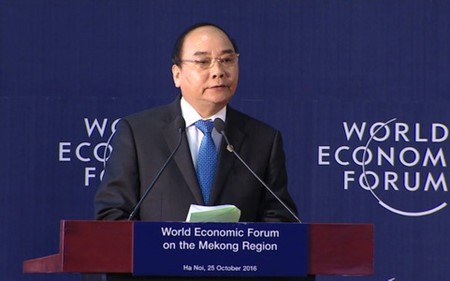PM Vietnam, Nguyen Xuan Phuc tiba di Swiss untuk menghadiri Konferensi WEF - ảnh 1