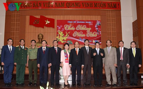 PM Nguyen Xuan Phuc mengunjungi dan mengucapkan Hari Raya Tet di propinsi Quang Nam - ảnh 1