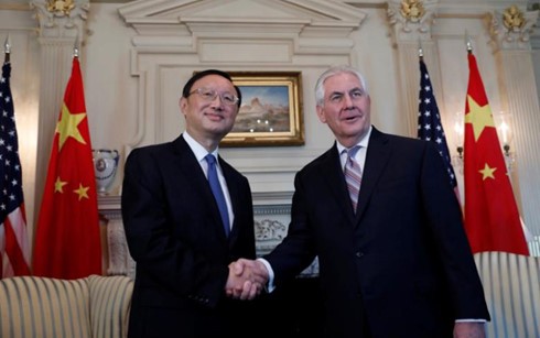 AS dan Tiongkok membahas penguatan hubungan bilateral - ảnh 1