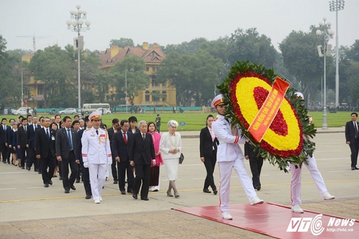 Kaisar dan Permaisuri Jepang melakukan kunjungan Kenegaraan di Vietnam - ảnh 7