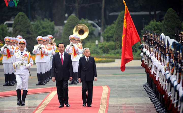 Kaisar dan Permaisuri Jepang melakukan kunjungan Kenegaraan di Vietnam - ảnh 3