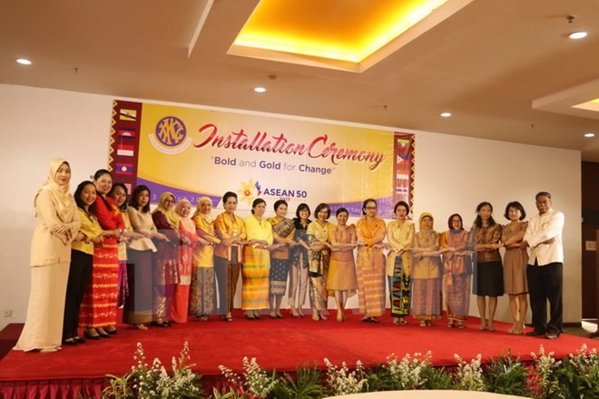 Asosiasi Wanita ASEAN mengadakan acara unjuk muka Badan Eksekutif baru - ảnh 1