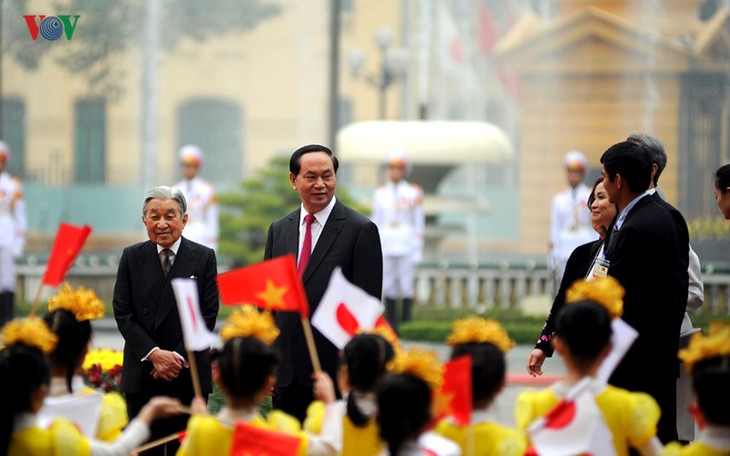 Kaisar dan Permaisuri Jepang melakukan kunjungan Kenegaraan di Vietnam - ảnh 2