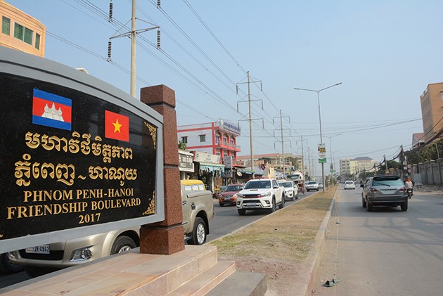 Kamboja meresmikan Jalan Raya Persahabatan Phnom Penh- Hanoi - ảnh 1