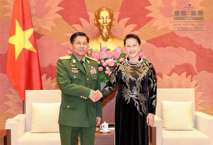 Ketua MN Vietnam, Nguyen Thi Kim Ngan menerima Jenderal Senior Myanmar, Min Aung Hlaing - ảnh 1