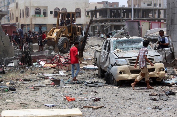 Serangan terhadap pangkalan militer di Yaman menewaskan banyak orang - ảnh 1