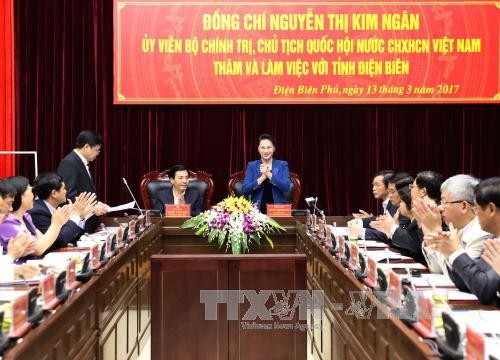 Ketua MN Vietnam, Nguyen Thi Kim Ngan melakukan temu kerja dengan pimpinan provinsi Dien Bien - ảnh 1
