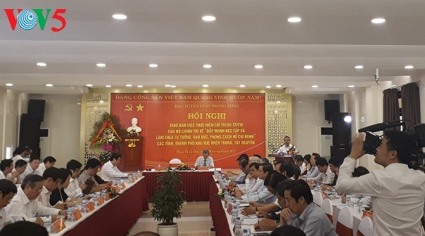Terus “memperkuat belajar dan bertindak sesuai dengan fikiran, moral dan gaya Presiden Ho Chi Minh - ảnh 1