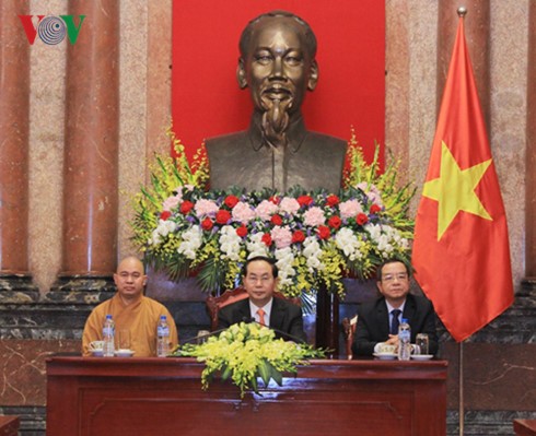 Presiden Vietnam, Tran Dai Quang menerima delegasi diaspora Vietnam dan Sangha Buddha Vietnam di Thailand - ảnh 1