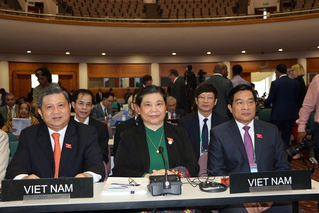  Vietnam menghadiri Persidangan Dewan Eksekutif dan Sidang Pleno Majelis Umum IPU 136 - ảnh 1