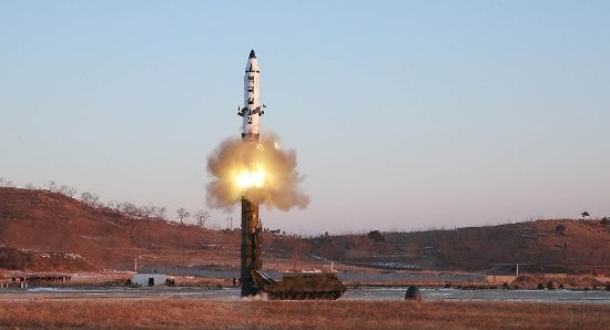 Apakah sanksi bisa membantu membongkar sumbu ledak ketegangan di semenanjung Korea - ảnh 1