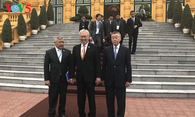  Menteri Perdagangan Indonesia: Indonesia memperhatikan penguatan kerjasama perdagangan dengan Vietnam - ảnh 1