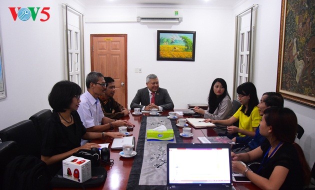 Universitas Negeri Semarang, Indonesia mengusahakan kesempatan kerjasama pendidikan di Vietnam - ảnh 1