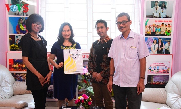 Universitas Negeri Semarang, Indonesia mengusahakan kesempatan kerjasama pendidikan di Vietnam - ảnh 2