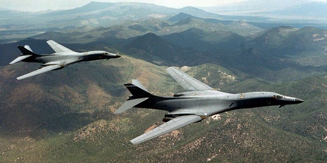 AS  mengirim pesawat pembom strategis ke semenanjung Korea - ảnh 1