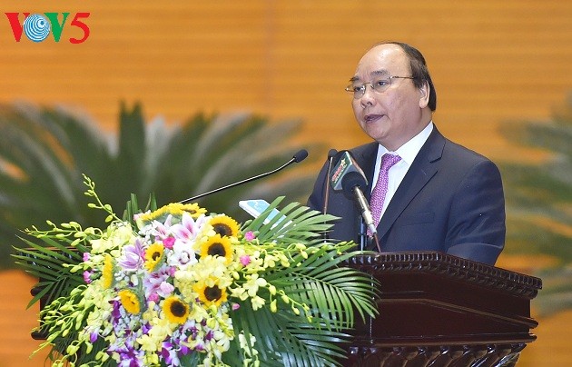 PM Vietnam, Nguyen Xuan Phuc : terus menggelarkan secara berhasil-guna Strategi Pembelaan Tanah Air  - ảnh 1