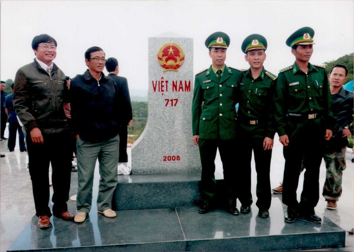 Membangun garis perbatasan yang damai dan bersahabat antara  provinsi Quang Nam (Vietnam) dan provinsi Se Kong (Laos) - ảnh 1
