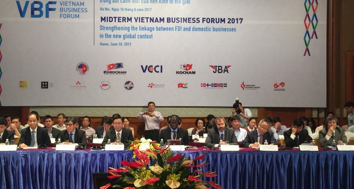 Vietnam berupaya membawa 80% prosedur administrasi ke portal elektronik dalam tahun 2018 - ảnh 1