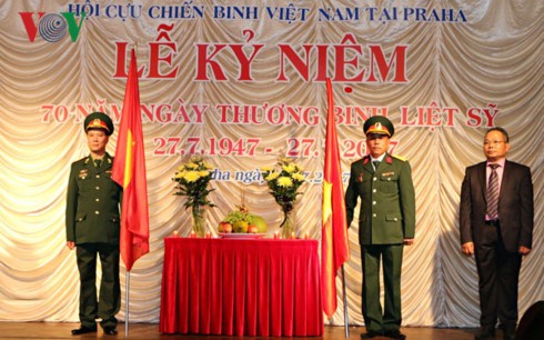 ​Memperingati ultah ke-70 Hari Prajurit Disabilitas dan Martir Vietnam diadakan di Republik Czech - ảnh 1