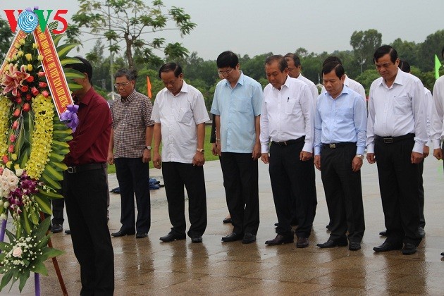  Deputi Harian PM Vietnam, Truong Hoa Binh melalukan kunjungan kerja di propinsi Quang Ngai - ảnh 1