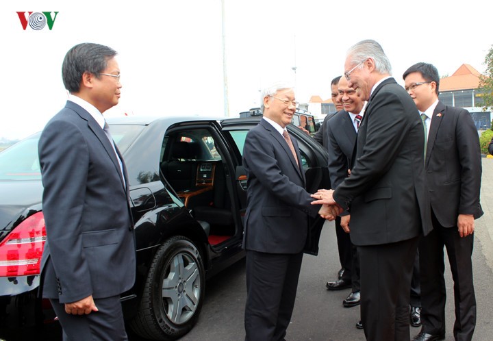 Sekjen KS PKV Nguyen Phu Trong memulai kunjungan resmi di Indonesia - ảnh 2